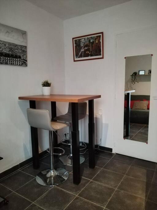 Le Petit Charrier Apartment เอ็ก-ซอง-โพรวองซ์ ภายนอก รูปภาพ