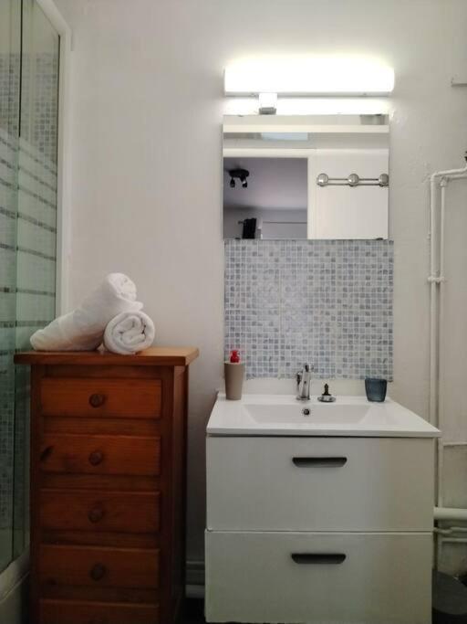 Le Petit Charrier Apartment เอ็ก-ซอง-โพรวองซ์ ภายนอก รูปภาพ